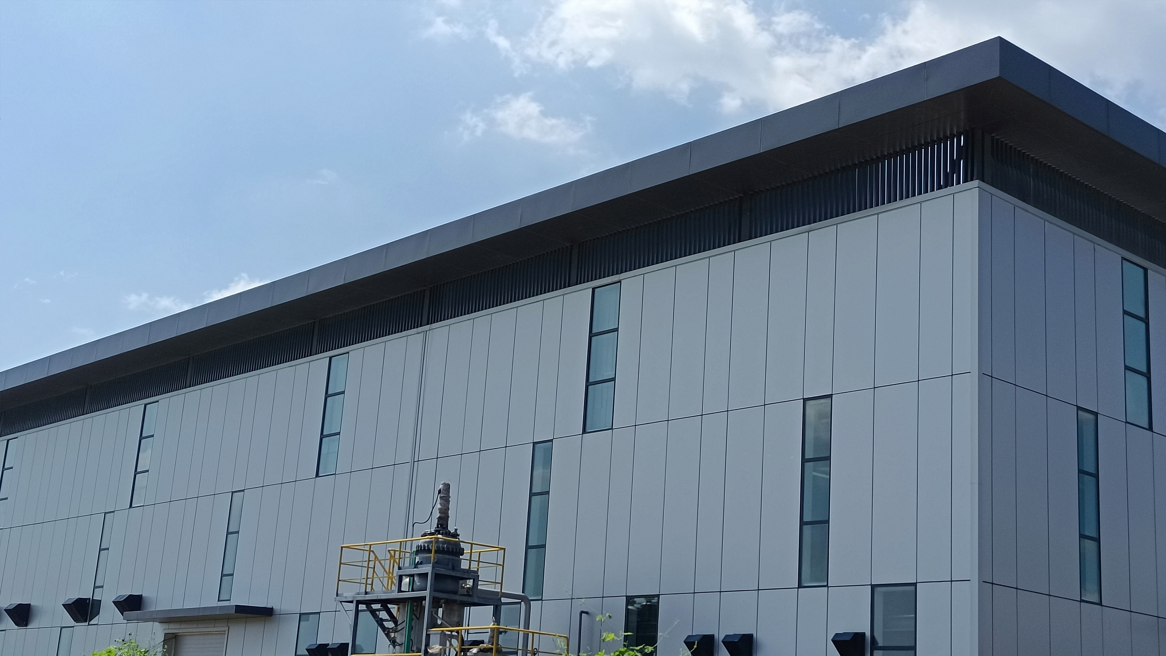 綠豐巖棉夾芯板 | 萬(wàn)向制動(dòng)項(xiàng)目