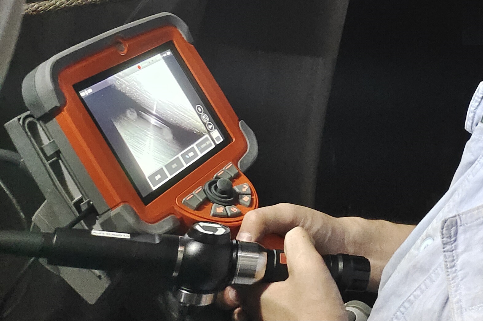 小口徑工業(yè)內窺鏡，可靈活擺動攝像頭的狹小空間目視檢查工具